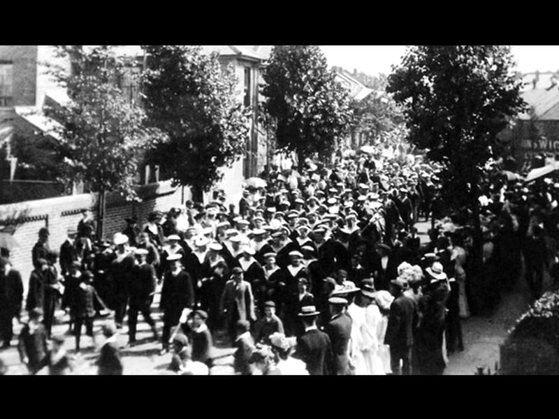 L' Entente Cordiale 1905, but what street are they in?
French sailors marching through a Portsmouth street. Can anyone recognise where they are? 
Picture: Barry Cox collection