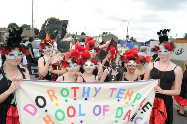 The Bridgemary Carnival makes its way through the streets. Dorothy Temple School of Dance 17th July 2010. Picture: Paul Jacobs 102248-16