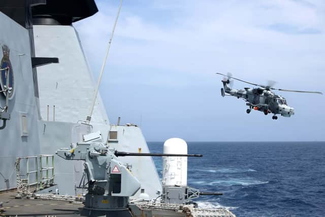 Wildcat from 815 Naval Air Squadron carries a Sting Ray torpedo:Wildcat from 815 Naval Air Squadron carrying a Sting Ray torpedo. The helicopter worked alongside HMS Dauntless.