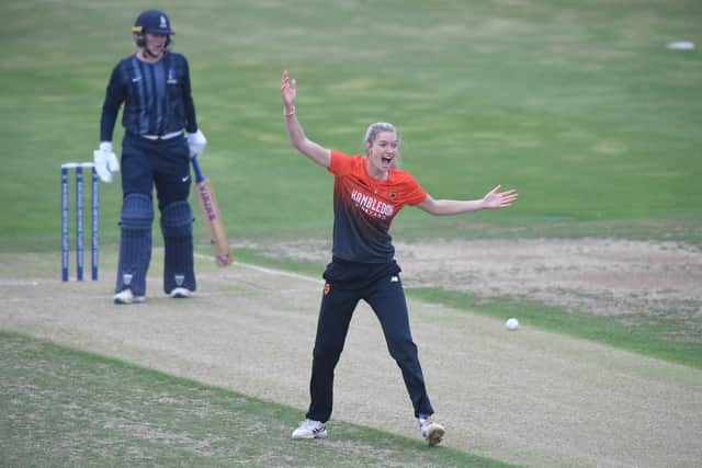 Southern Vipers' Lauren Bell of Southern Vipers appeals for a wicket. Photo by Tony Marshall/Getty Images