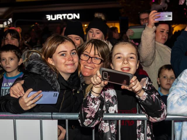 Crowds joining in with the singing. Picture: Mike Cooter (181121)