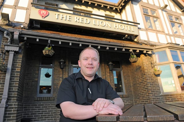Manager Ian Durrant outside the pub in 2012 (120128-2431)