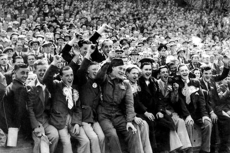 The 1942 Cup Final crowd.