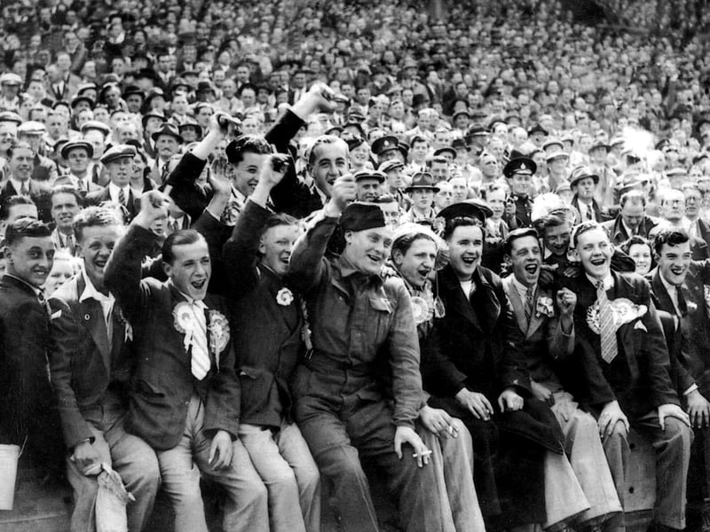The 1942 Cup Final crowd.