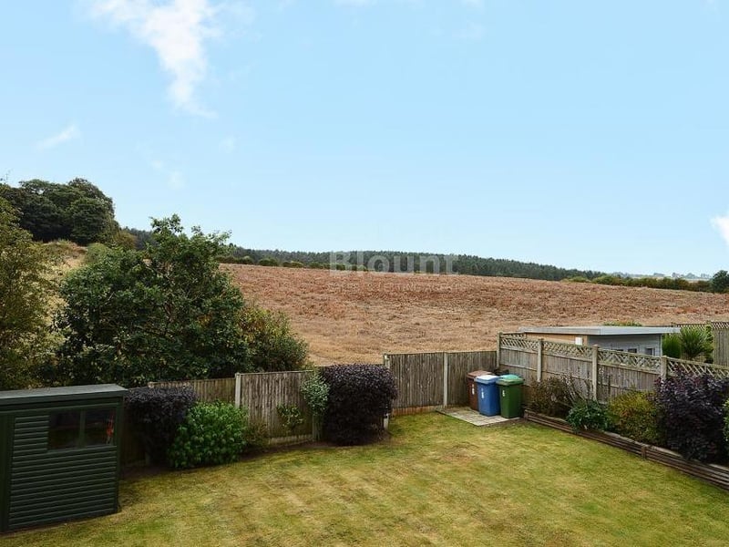 The rear garden backs on to farmland. No need to worry about privacy, peace and quiet.