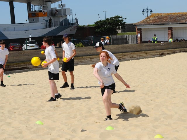 Year 9s playing dodgeball (160622-6826)