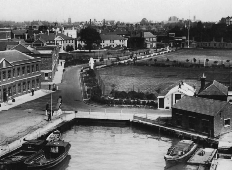 A pre-war view of HMS Vernon. To the left is the present Old Custom’s House pub in Gunwharf Quays. Picture from the Paul Costen collection