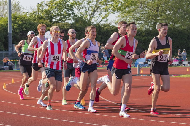 Senior men's 5000m. Picture by Paul Smith