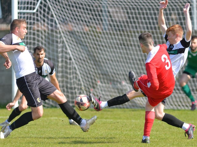 Horndean (red) v Bemerton. Picture by Martyn White