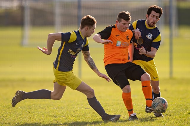 Pelham (blue & yellow) v AFC Farlington. Picture by Keith Woodland