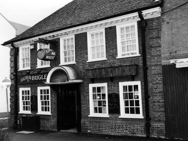 The Hogshead and Bugle pub in West Street in January 1994.