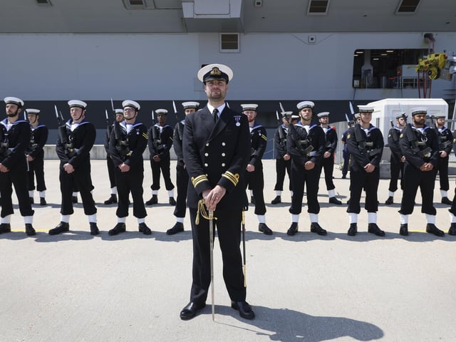 In July 2022 HMS Queen Elizabeth hosted a unique ‘garden party’ in her hangar hundreds of veterans of the Falklands conflict. They joined the ship’s company on board the aircraft carrier in Portsmouth Naval Base for a relaxed celebration and ‘thank you’ for their efforts in liberating the South Atlantic islands 40 years ago.