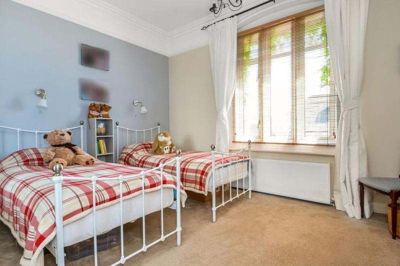 This home is near public transport links including Cosham and Hilsea train stations.