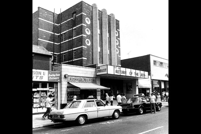 Embassy Cinema in Fareham on West Street 1983. The News 1650-1