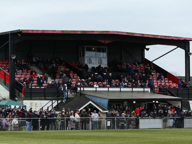 Spectators watching the 'El Creekio' derby. Picture by Nathan Lipsham