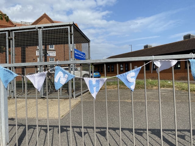 Healthcare sites across Portsmouth and the surrounding areas have had a spruce up with knitted installations to celebrate the anniversary of the NHS.