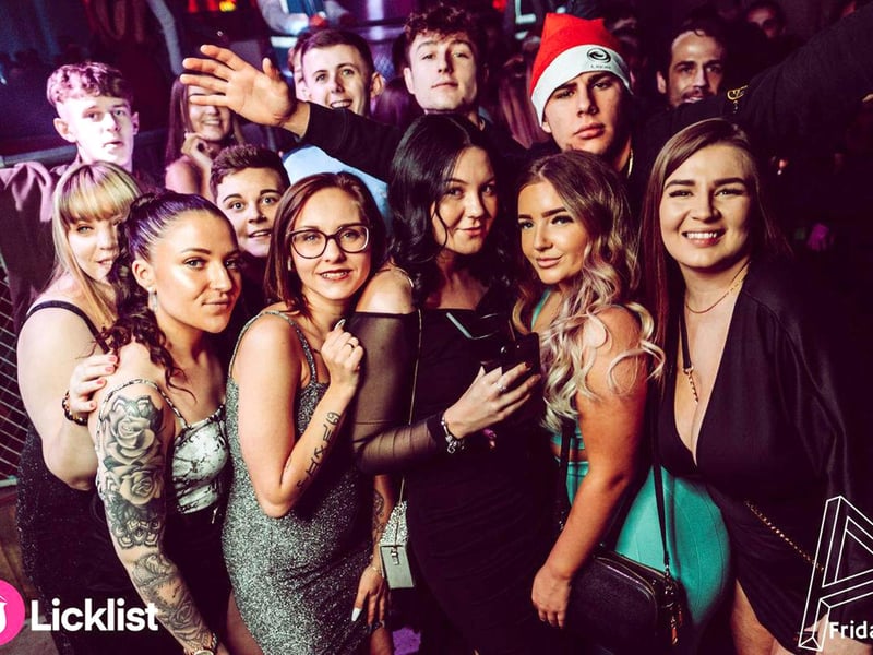Clubbers in Pryzm