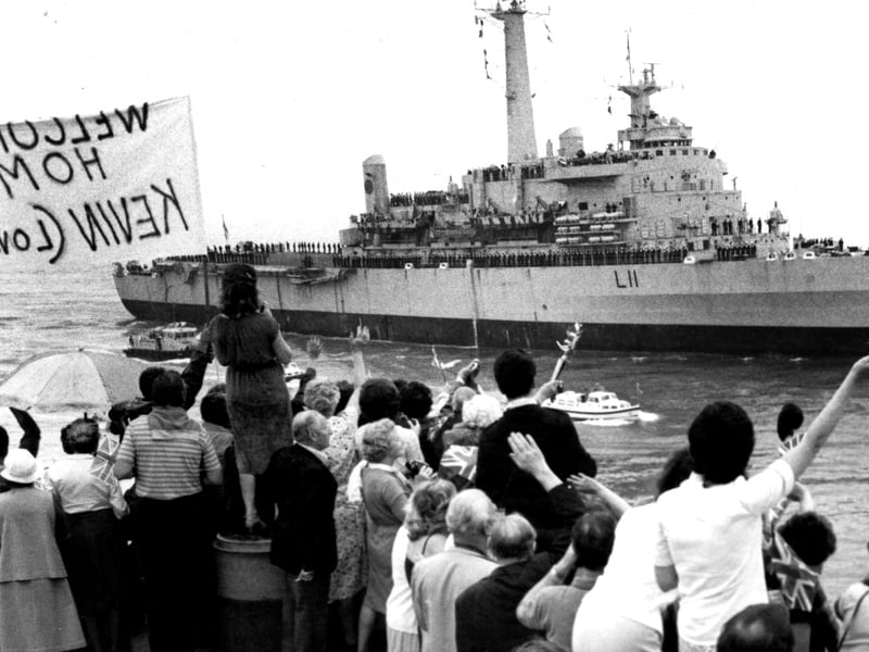 HMS Intrepid returns to Portsmouth from the Falklands in July 1982. The News PP691