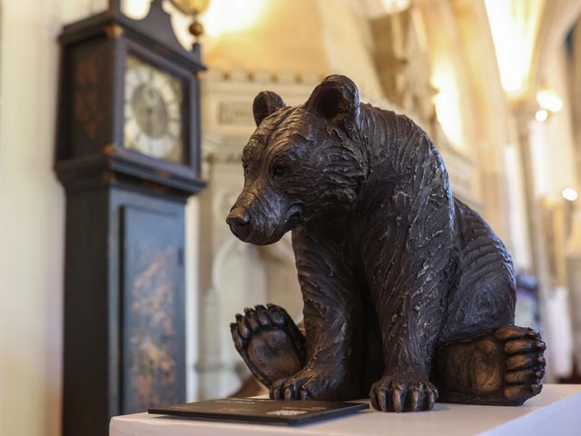 Sitting Bear by Suzie Marsh