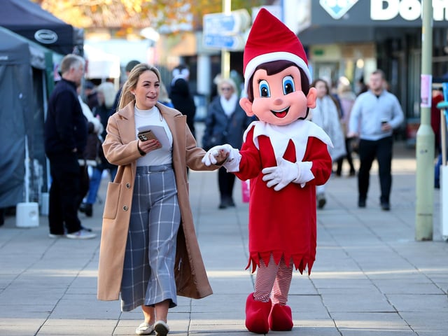 Christmas elf. Portchester Christmas Market in Portchester PrecinctPicture: Chris Moorhouse (jpns 251123-28)