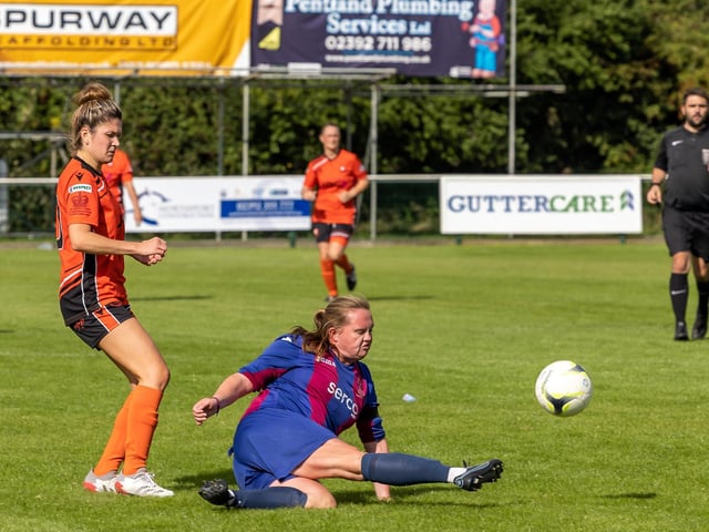 Portchester's Shannon Woods up against USP's Danielle Ransley. Picture: Mike Cooter