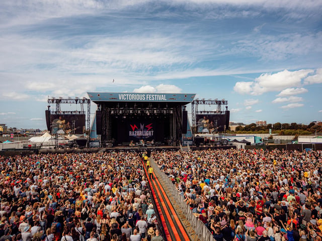Victorious Festival got off to a brilliant start with a range of wonderful performances from the likes of Fatboy Slim, Louis Tomlinson, Jess Glynne, Snow Patrol and Maximo Park.Pictured: Razorlight Picture: Victorious Festival/Strong Island/Tom Langford