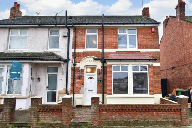 This home comes with three bedrooms, one bathroom and two reception rooms as well as a spacious back garden. This property is on sale for £300,000 and it is being sold with Cubitt & West Estate Agents, Portsmouth. This home does not have a chain and it would be perfect for a first time buyer.