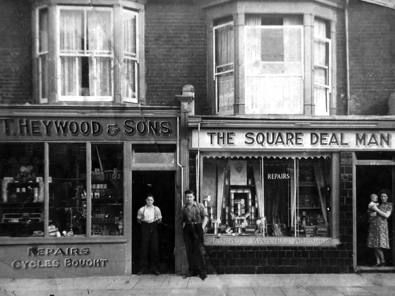 Heywood and Sons and The Square Deal shop. Heywoods cycle shop at 270/272 Lake Road with the Square Deal shop was next door. Can anyone recognise the lady with baby in her arms in the doorway?