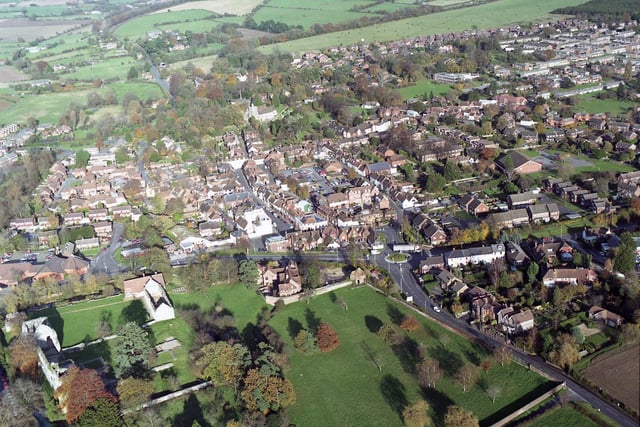 An aerial view of Bishop's Waltham in 1998.