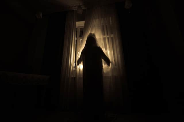 Can you write a gripping ghost story?