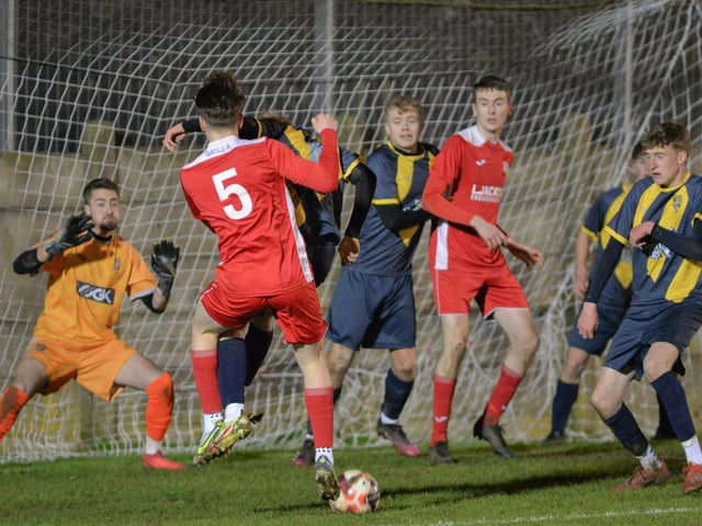 Horndean (red) v Alresford. Picture by Martyn White