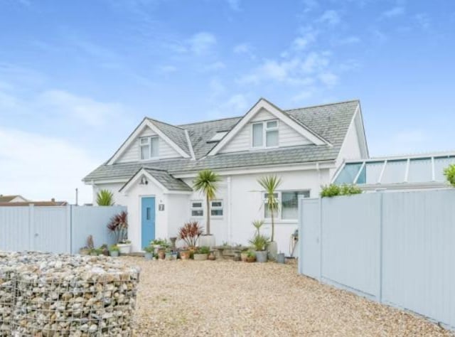 This property comes with four bedrooms and it has been refurbished to a high specification. It is in a gorgeous location and is less than 300m from the beach. The listing says: "It is situated less than 300m from the beach in a quiet cul de sac in the highly sought after village of East Wittering." For more information about the property, visit the Purple Bricks website.