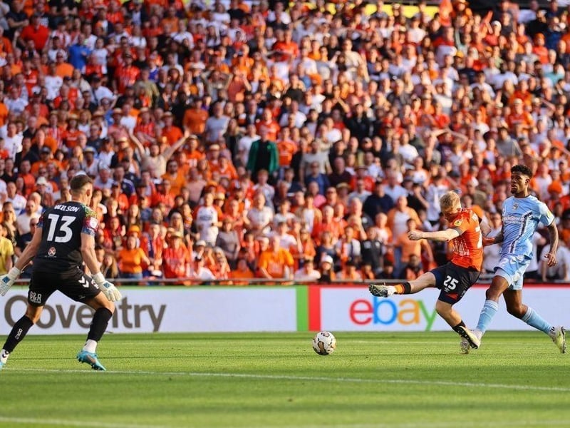 Luton - Lincoln (loan)