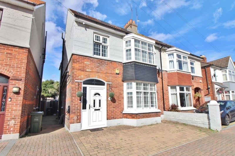 This property comes with four bedrooms, two bathrooms and two reception rooms as well as a driveway and a spacious garden.