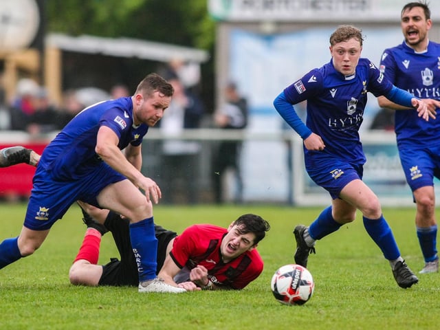 Baffins (blue) v Petersfield. Picture by Nathan Lipsham