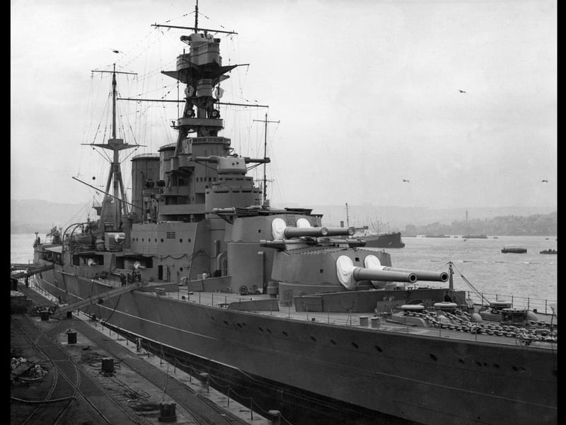 1924:  HMS Hood during a dockyard refit.  (Photo by Hulton Archive/Getty Images)