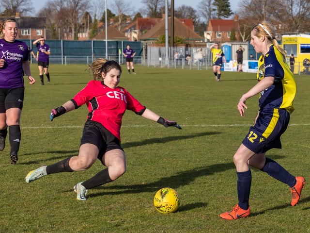 Gosport Borough (yellow) v Gosport Falcons. Picture: Mike Cooter