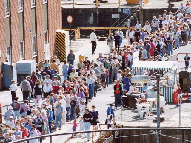 Queues for HMS Ark Royal at Portsmouth Navy Days in 1992.
Picture: (2259-3)