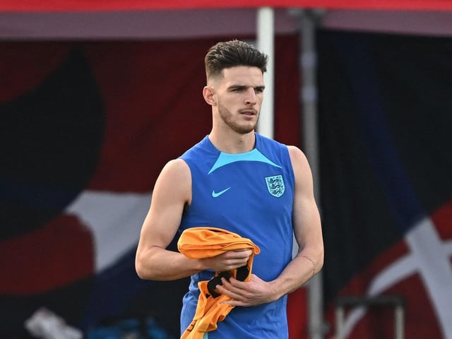 The West Ham midfielder was the only concern ahead of the game after he missed Wednesday’s training through illness. However, the 23-year-old has made a full recovery and the leaks expect him to partner Henderson in the engine room.