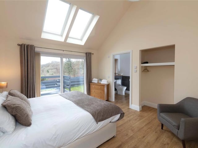 Cottage - bedroom.