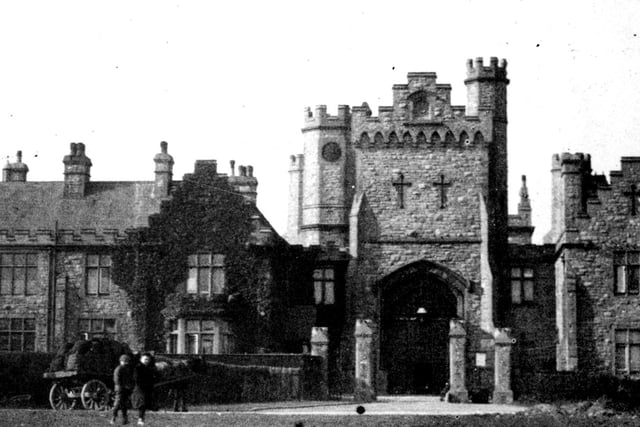 With castle-like fortifications, here we see Kingston Prison, Portsmouth built in 1877, seen here  in the early years of the last century.