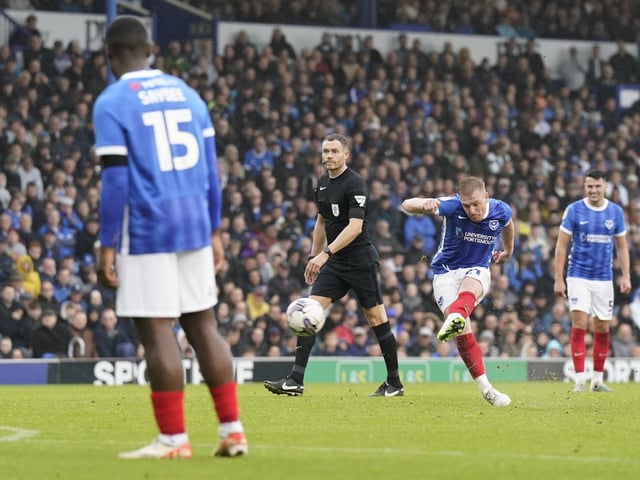 Jack Sparkes goes for goal.