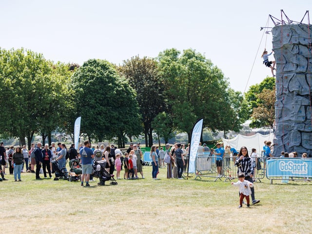 Queues at the climbing rock at Walpole Park. Picture:Marcin Jedrysiak