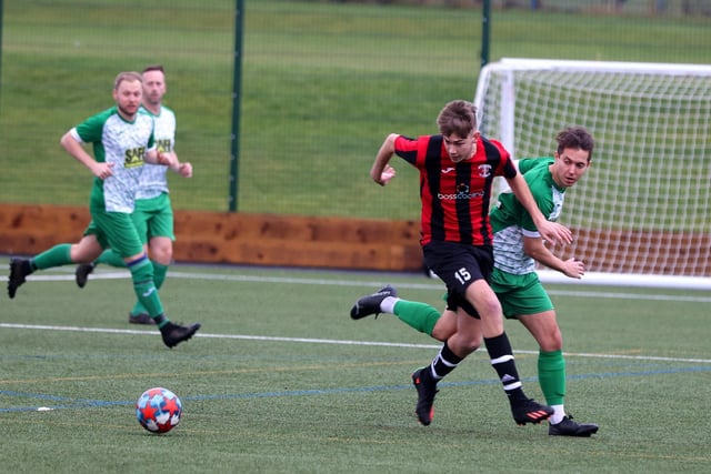 Mob Albion (green/white) v Hamble United. Picture by Sam Stephenson