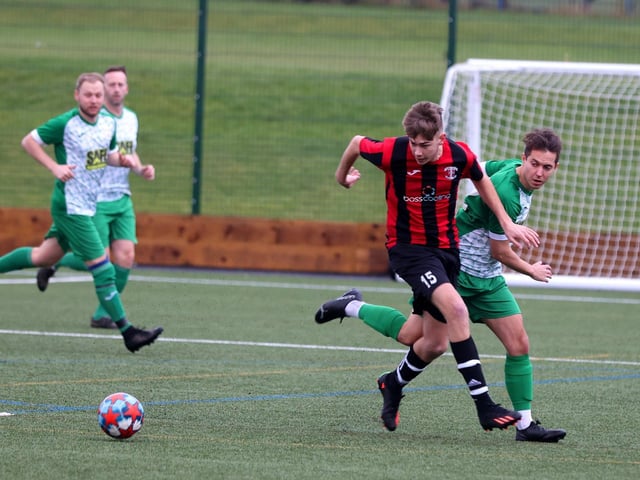 Mob Albion (green/white) v Hamble United. Picture by Sam Stephenson
