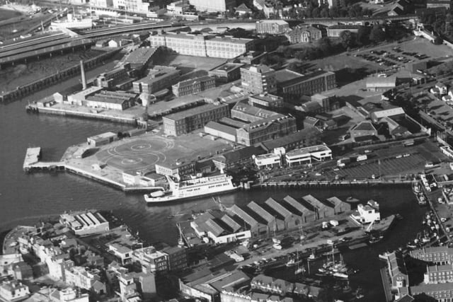 HMS Vernon now Gunwharf Quays Amazing to think that HMS Vernon was still in situ in the mid 1990s as seen in this picture sent in by Dave Roberts.