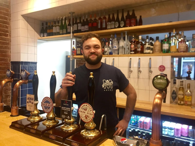 If you see this bar which pub are you in? Hint it is also known for having delicious street food.