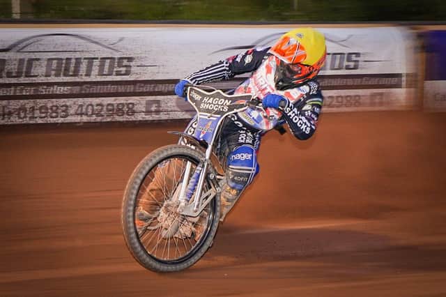 Jason Edwards on his way to winning the title. Picture:  Ian Groves (Sportography)
