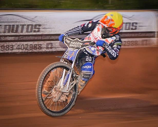 Jason Edwards on his way to winning the title. Picture:  Ian Groves (Sportography)