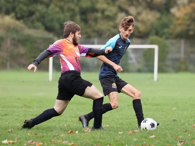 Fundraising (blue) v King George Rovers. Picture by Kevin Shipp